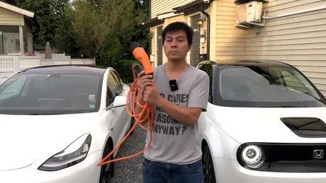Honda E poate încărca o altă mașină electrică - VIDEO
