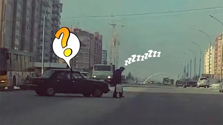VIDEO: Cum să treci strada neregulamentar şi să scapi la milimetru