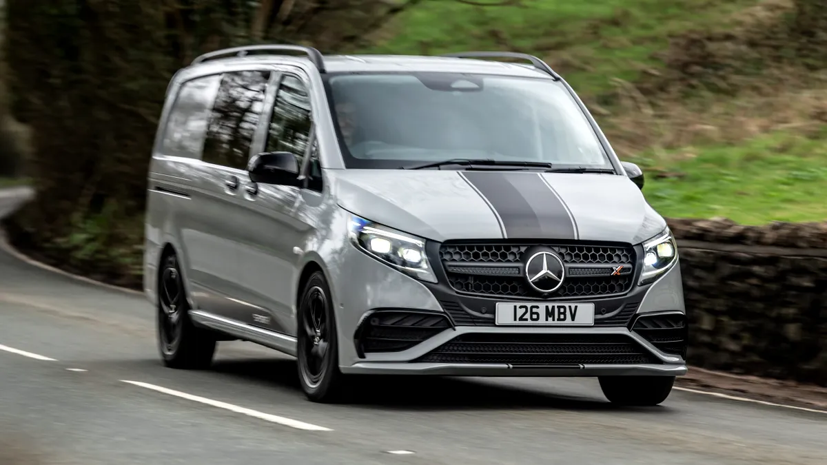 Mercedes-Benz lansează rivalul sportiv al Ford Transit Custom. Mercedes Vito Sport-X, disponibil doar în Marea Britanie