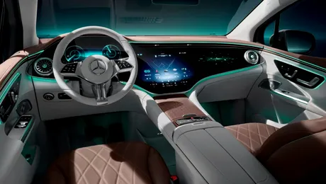 Primele imagini cu interiorul SUV-ului Mercedes-Benz EQE. Modelul electric va debuta pe 16 octombrie