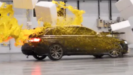 VIDEO: Paintball cu Audi RS4 Avant