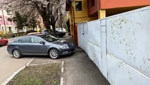 ndă între 10.000 și 20.000 lei pentru toți românii care locuiesc la curte și fac acest lucru în fața porții de intrare	 Amendă între 10.000 și 20.000 lei pentru toți românii care locuiesc la curte și fac acest lucru în fața porții de intrare
