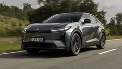 Toyota recheamă în service 10.000 de vehicule C-HR electrice din cauza riscului că ar putea rămâne fără putere în timpul mersului
