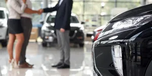 O companie la care statul deține acțiuni face o achiziție masivă de vehicule: 207 de camionete, EV-uri și autoutilitare în valoare de 34,58 mil. lei