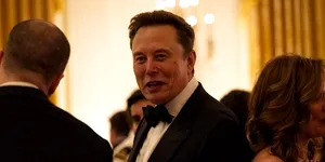 Elon Musk anunță că Tesla ar putea fuziona cu SpaceX, deși compania spațială are pierderi de peste un miliard de dolari