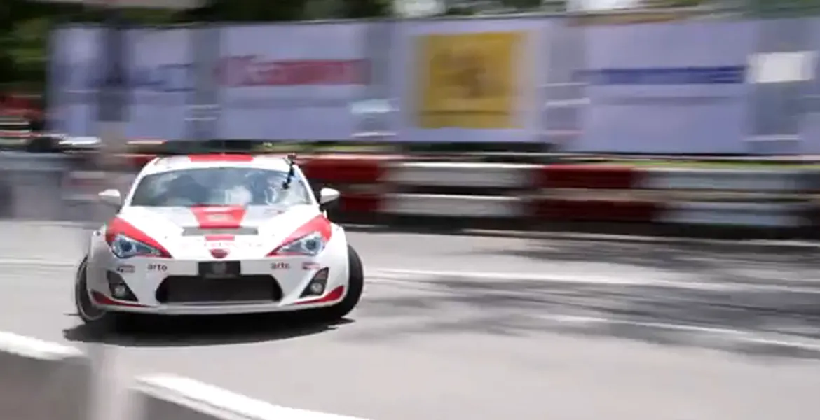 VIDEO: Super drift cu Toyota GT86