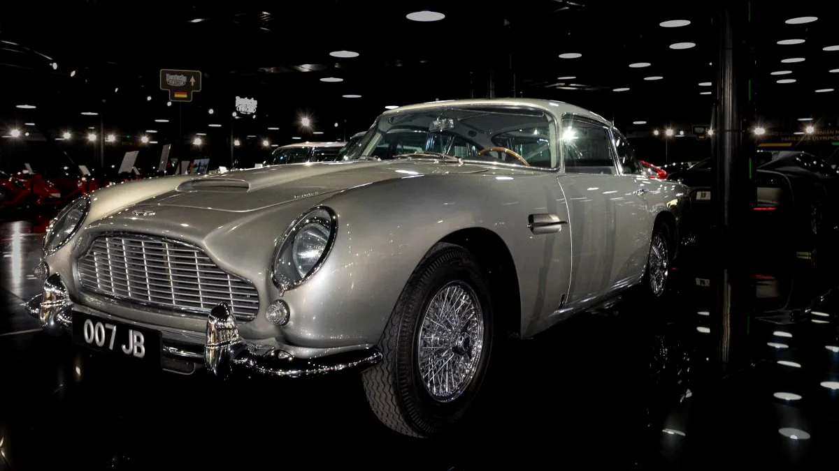 Aston Martin DB5 - Spionul din galeria auto Țiriac Collection