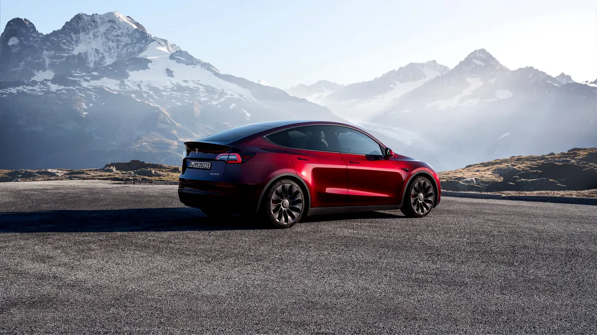 Vei putea ține conferințe pe Zoom cu ajutorul noilor modele Tesla
