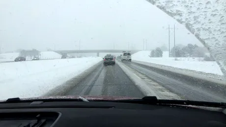 Alertă meteo până luni noaptea. Va viscoli în aproape jumătate din ţară