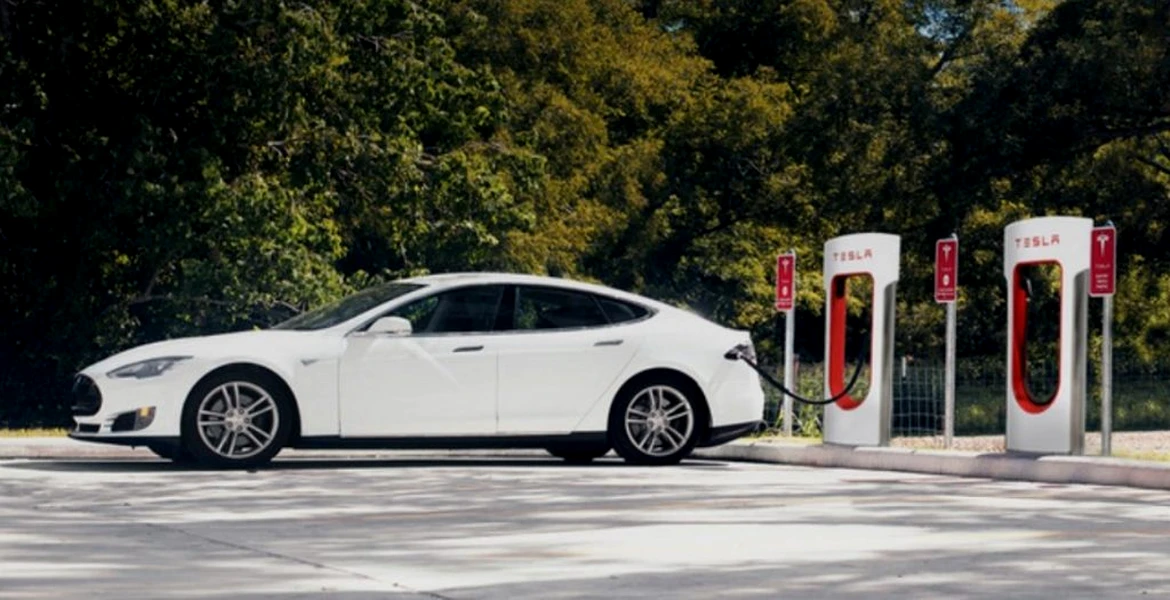 Tesla anunţă deschiderea celei de-a doua staţii de încărcare Supercharger din România