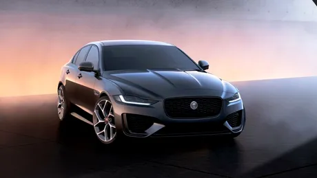 Jaguar introduce versiunea 300 Sport în gama modelelor XE și XF