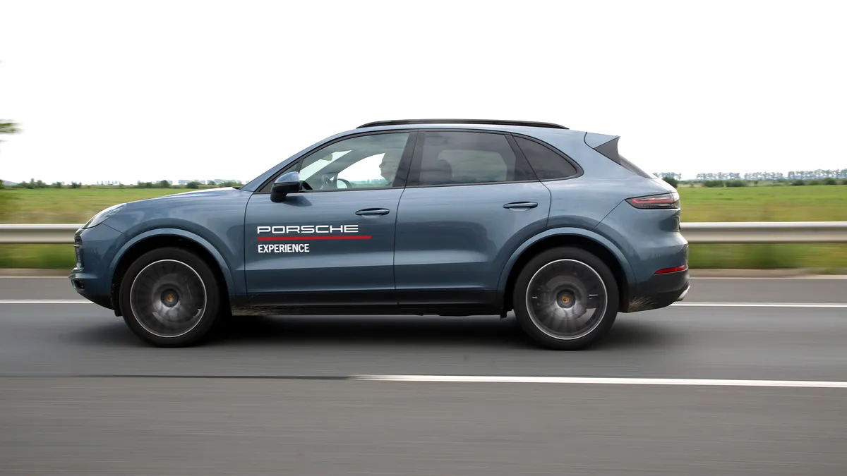 Test drive Porsche Cayenne - Sportivitatea are formă de SUV - GALERIE FOTO