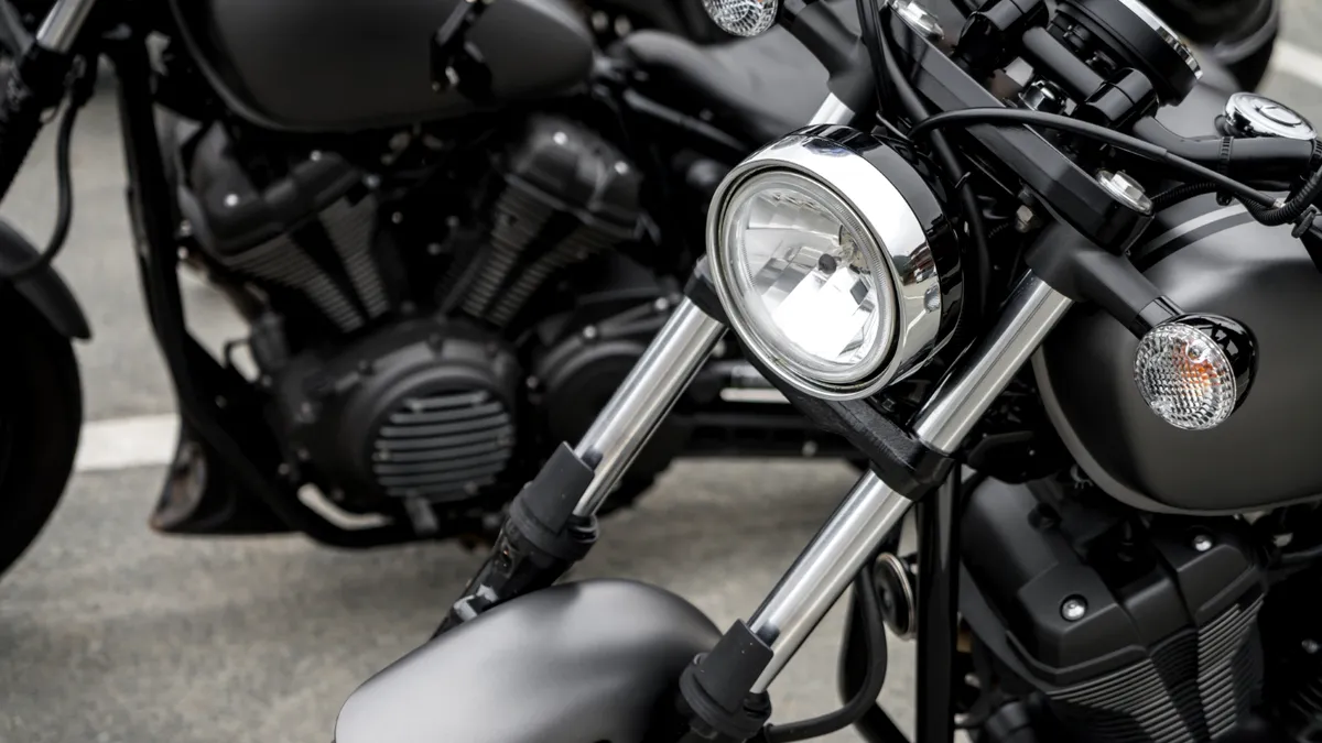 Mai multe motociclete au fost distruse în trei nopți consecutive în Sectorul 6. Autorul, prins în flagrant