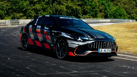 <span class='prepend'>Video |</span> Cel mai nou Mercedes-AMG CLA 45 devine cea mai rapidă mașină din clasa sa pe Nürburgring. Timpul său, mai rapid decât al unui BMW M2