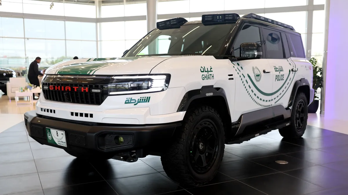 Al-Futtaim și BYD dotează Poliția din Dubai cu mașini inteligente de patrulare. Ce misiuni vor avea noile vehicule