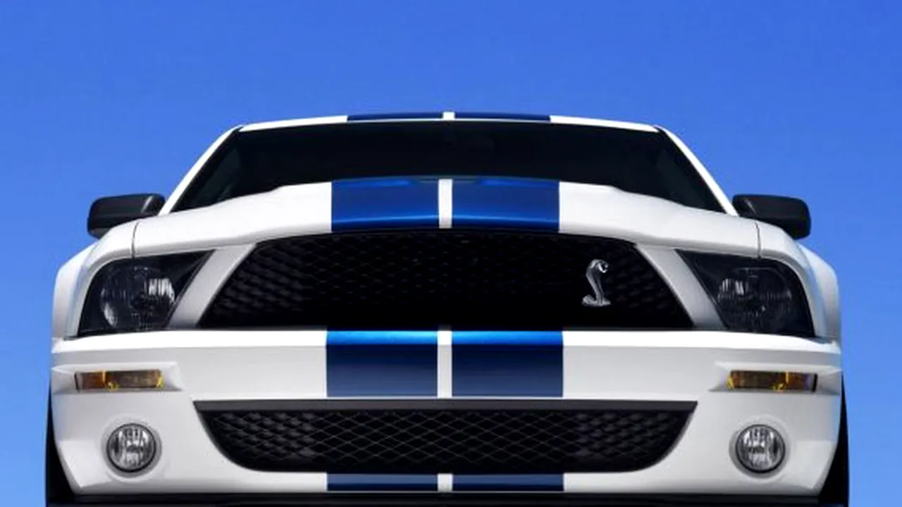 1-white-ford-shelby-gt500-front 