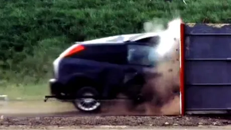 Vezi cum arată un accident la 200 km/h [VIDEO]