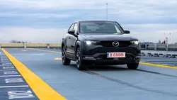 Mazda renunță la ultimul său model cu motor rotativ. Modelul MX-30 R-EV a fost comercializat în sub 700 de unități în Marea Britanie