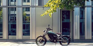 Royal Enfield dezvăluie specificațiile primei sale motociclete electrice. Controverse legate de autonomie