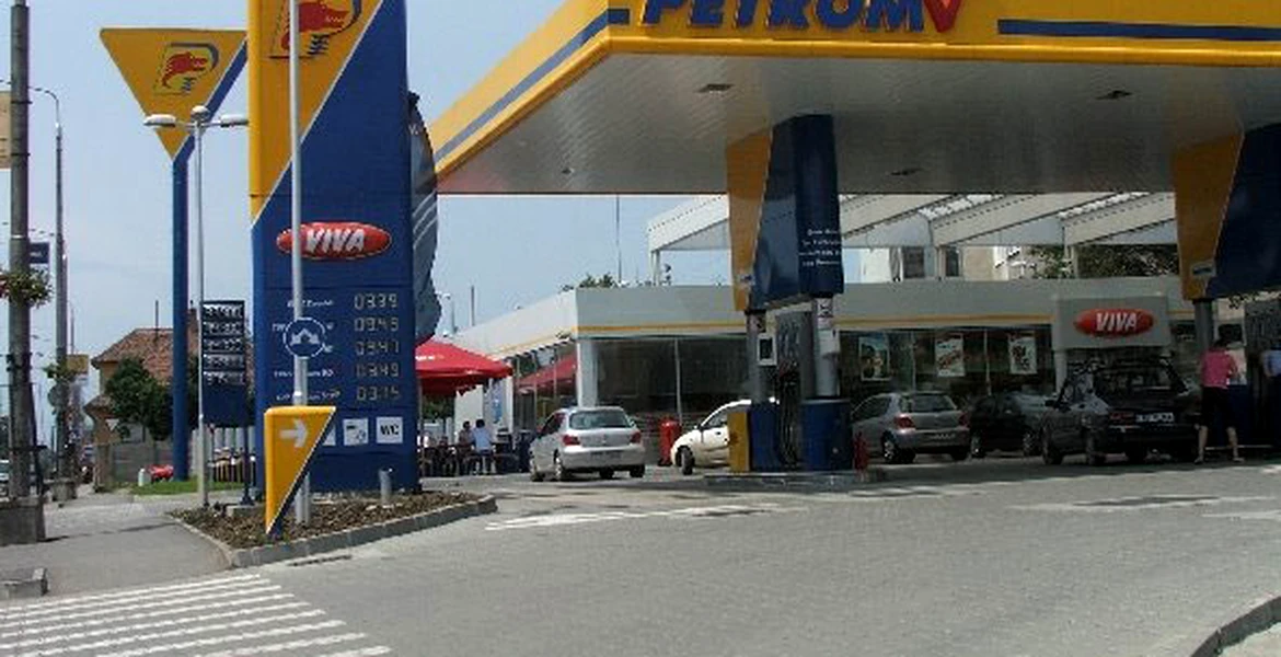 Petrom scade preţul benzinei