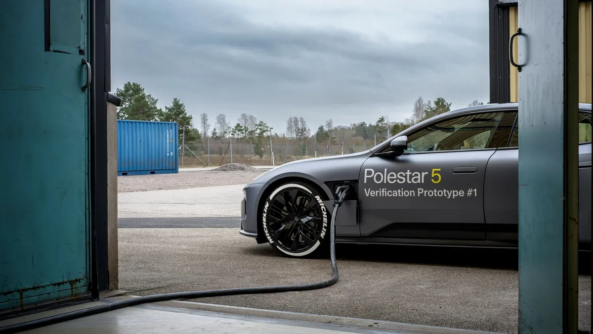 Polestar a testat bateria care se încarcă de la 10% la 80% în doar 10 minute