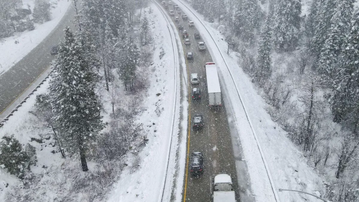 Video | Peste 100 de mașini se izbesc, una de alta, într-unul dintre cele mai mari accidente din SUA