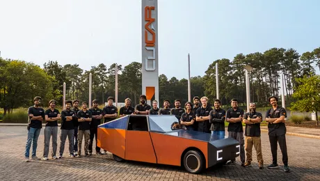 Luminetta, mașina solară creată de studenți care produce mai multă energie decât consumă. Proiectul, susținut de BMW