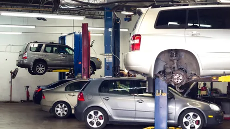 Numărul record de service-uri auto care funcţionează ilegal în România