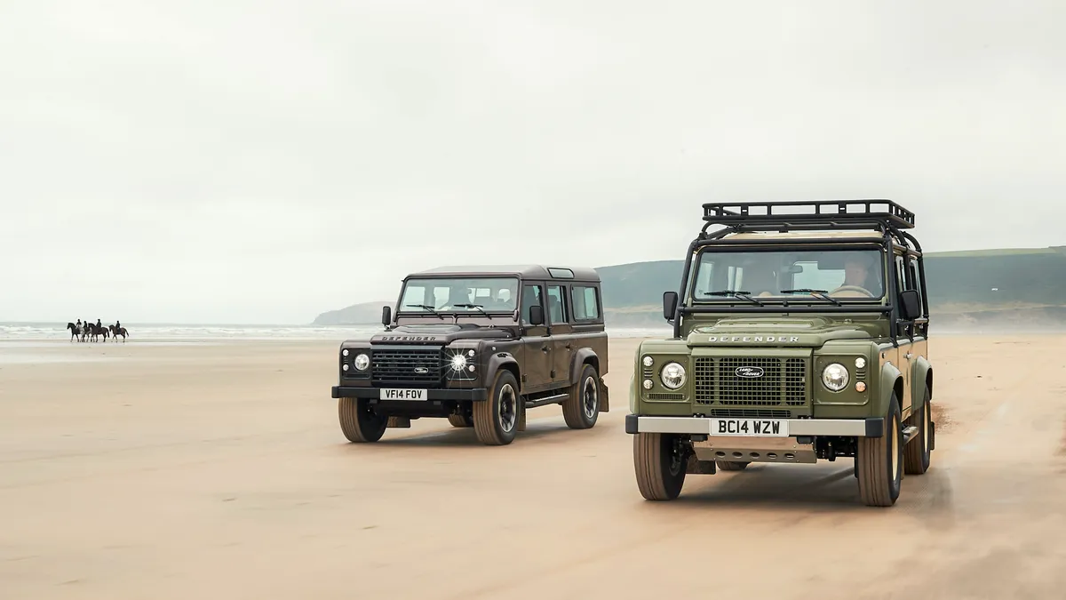 Land Rover readuce la viață clasicul Defender, dar clienții vor trebui să-și pregătească buzunarele