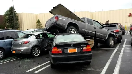 Iată ce poate face o adolescentă de 15 ani la volanul unui BMW