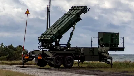 Un gigant auto a început să producă componente pentru rachete Patriot, sistem de apărare aeriană folosit și de România. Stocurile, epuizate pe fondul tensiunilor din Orientul Mijlociu