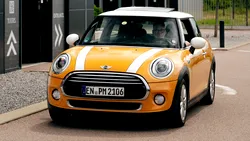 <span class='prepend'>Foto |</span> Povestea lui Nemo, MINI-ul care a parcurs un milion de kilometri cu motorul original. Ce consumuri poate atinge un Cooper D de acum 12 ani? 