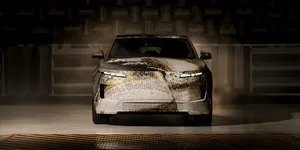 <span class='prepend'>Foto |</span> Land Rover prezintă cel de-al cincilea membru al familiei Range Rover. Ce știm până acum de Range Rover GT?