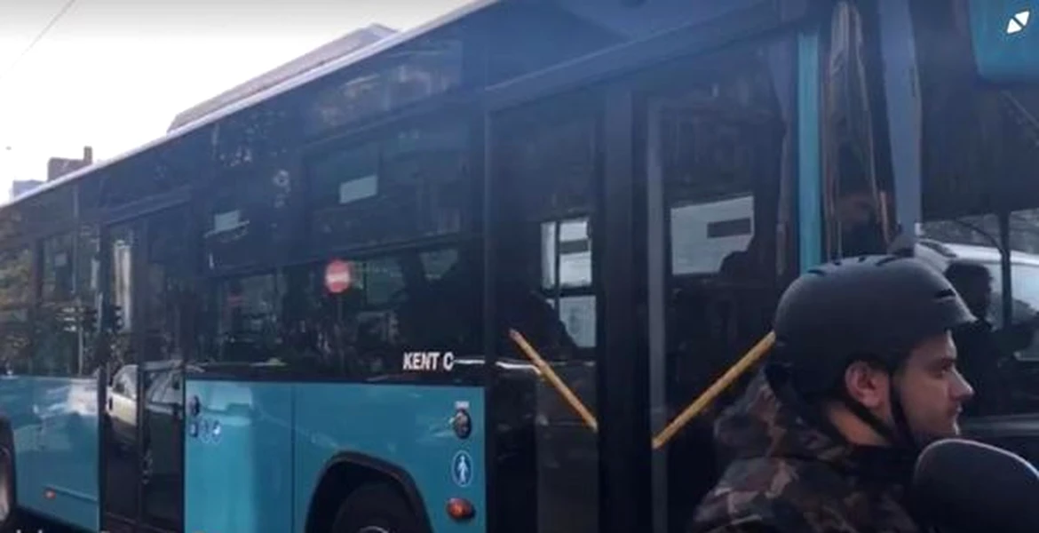 Primăria Capitalei vrea să cumpere 100 de troleibuze şi 130 de autobuze hibride