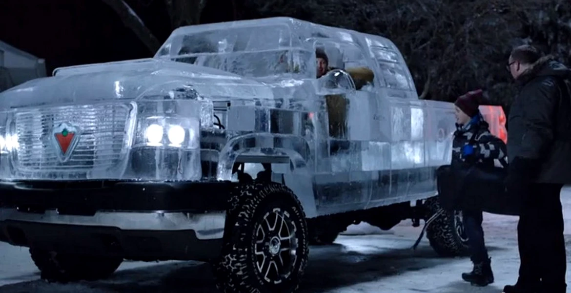 VIDEO: Un pick-up din gheaţă pe care îl poţi conduce