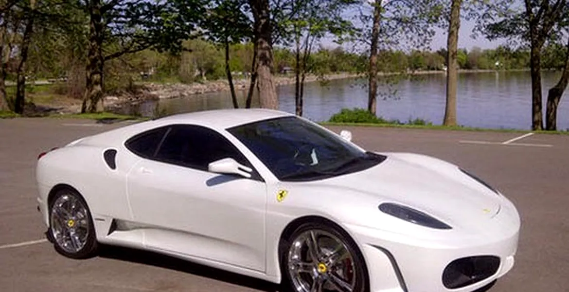 Arată ca un Ferrari F430, dar nu e, Ştiţi ce maşină se ascunde aici?