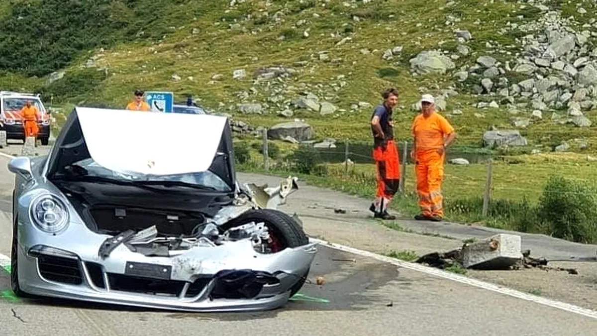 Și bogații plâng. Cum arată cel mai scump accident al anului? Un Bugatti Chiron și un Porsche 911 s-au ciocnit