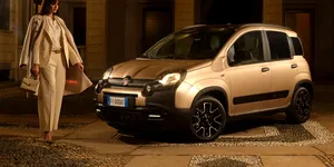 <span class='prepend'>Foto |</span> Fiat prezintă Pandina Tributo Autobianchi, un omagiu adus fostei mărci italiene. Producția Autobianchi s-a oprit acum trei decenii