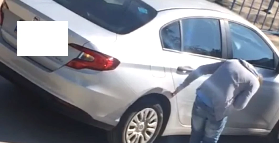 Ai găsit maşina lovită în parcare şi nu ştii cine e autorul? Cel mai probabil s-a întâmplat cam aşa – VIDEO