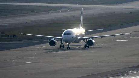 Criză de combustibil pe aeroporturi din Italia. Restricții temporare pentru zboruri civile înainte de Paște