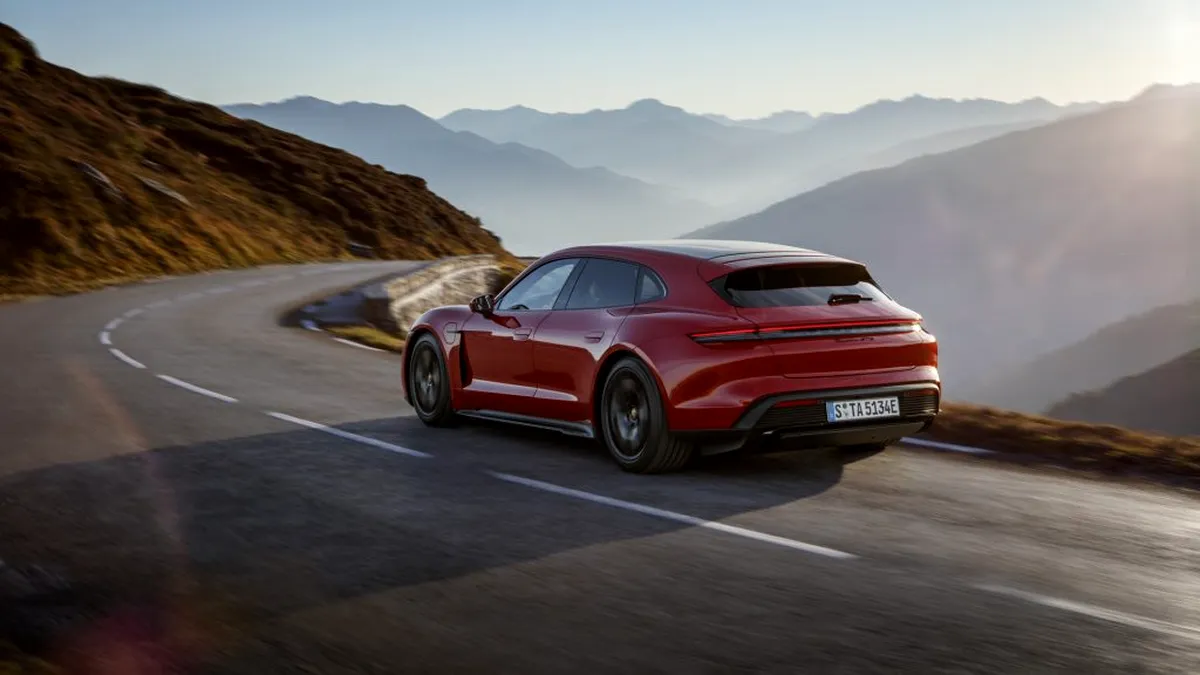 Porsche Taycan Sport Turismo debutează cu până la 761 CP și 500 km autonomie