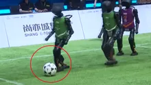 Primul meci de fotbal cu roboți AI complet autonomi. Unul din ei a fost scos pe targă – VIDEO