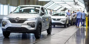 Renault face concedieri masive, inclusiv din România. Aproximativ 2.400 de specialiști vor fi dați afară în următorii ani