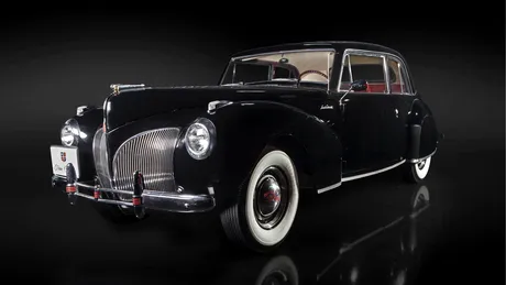 Țiriac Collection le dă întâlnire pasionaților auto la POLI AutoFEST 2026. Două modele istorice vor putea fi admirate în cadrul evenimentului, într-o selecție ce reflectă eleganța clasică americană și rafinamentul designului scandinav