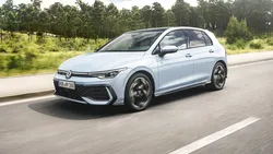 <span class='prepend'>Analiză |</span> Scădere cu 28% a înmatriculărilor de autoturisme noi. Hibrizii plug-in și electricele, singurele segmente care se bucură de creșteri