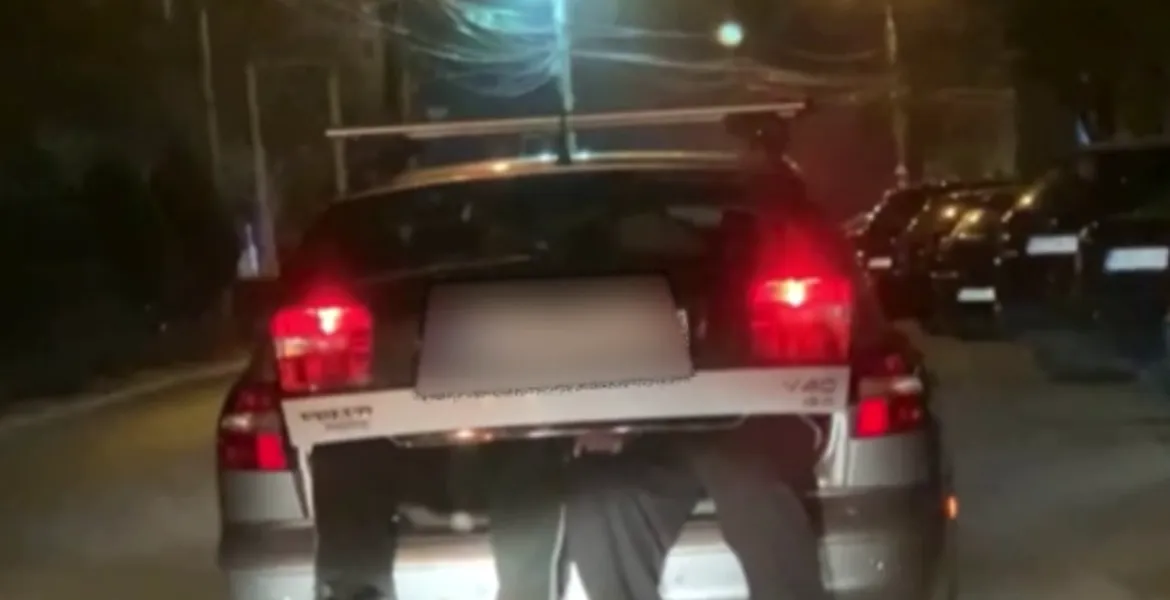 Şoferiţă amendată pentru că şi-a cărat soţul în portbagaj. Bărbatul consumare mult alcool – FOTO