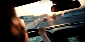 Bătaie pe locul de parcare: O româncă de 50 de ani a băgat în spital un bărbat, în San Marino. I-a dat un pumn în față