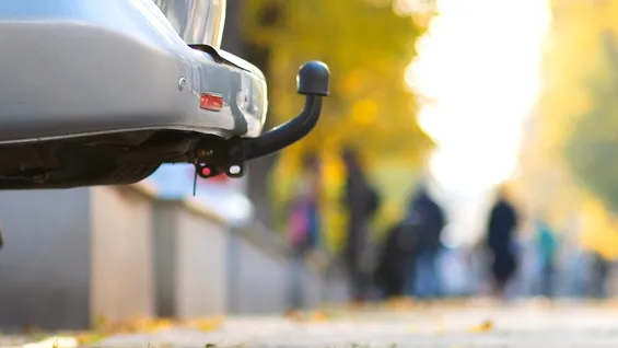 Cârlig de remorcă neomologat: Cât e amenda în 2026 și ce trebuie să faci ca să intri în legalitate