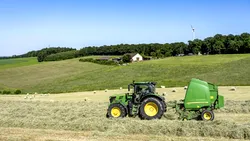 Victorie pentru agricultori în SUA: Proprietarii de utilaje John Deere vor avea dreptul să își repare singuri echipamentele