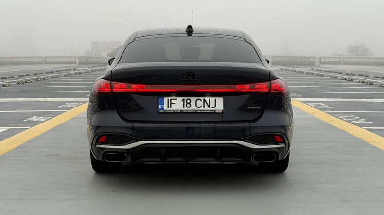 Test cu Audi A5 e-hybrid: 299 CP, baterie de 25,9 kWh și stopuri OLED